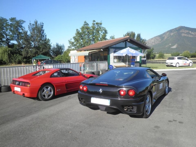  Ferrari on the track 